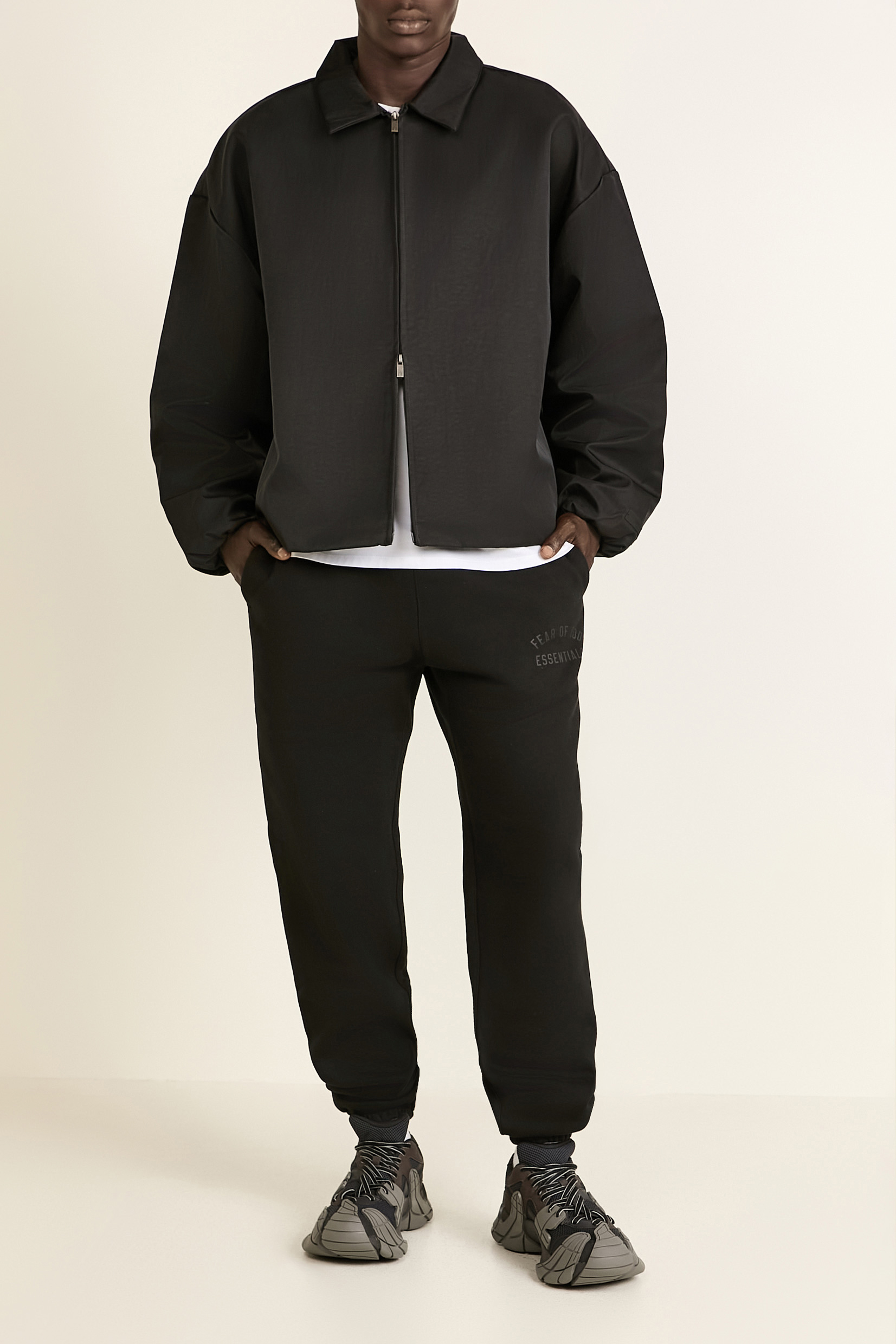 מכנסי ג'וגר FEAR OF GOD ESSENTIALS